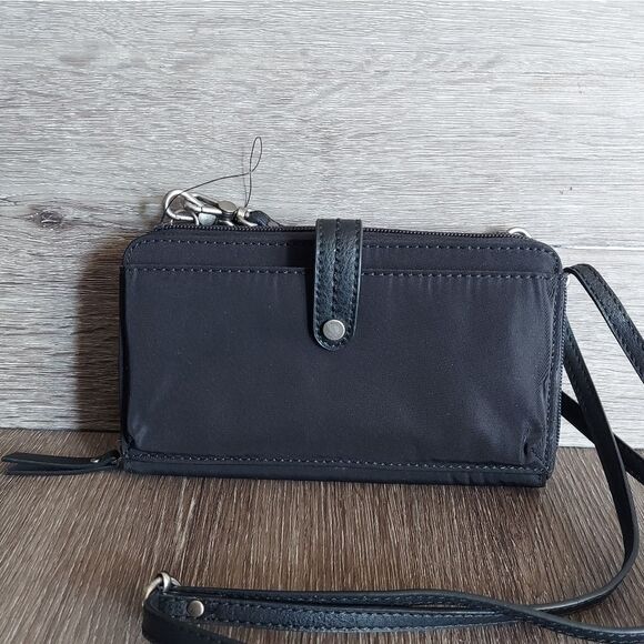 NEW The Sak Esperato Nylon Smartphone Crossbody in Eco Twill, Black - Picture 1 of 6